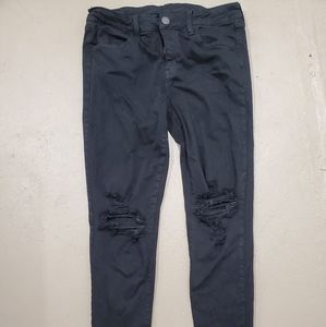 Hi-Rise Distressed Jegging